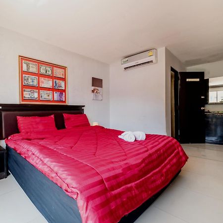 Abunawas Merry Inn At Walking Street Pattaya Extérieur photo