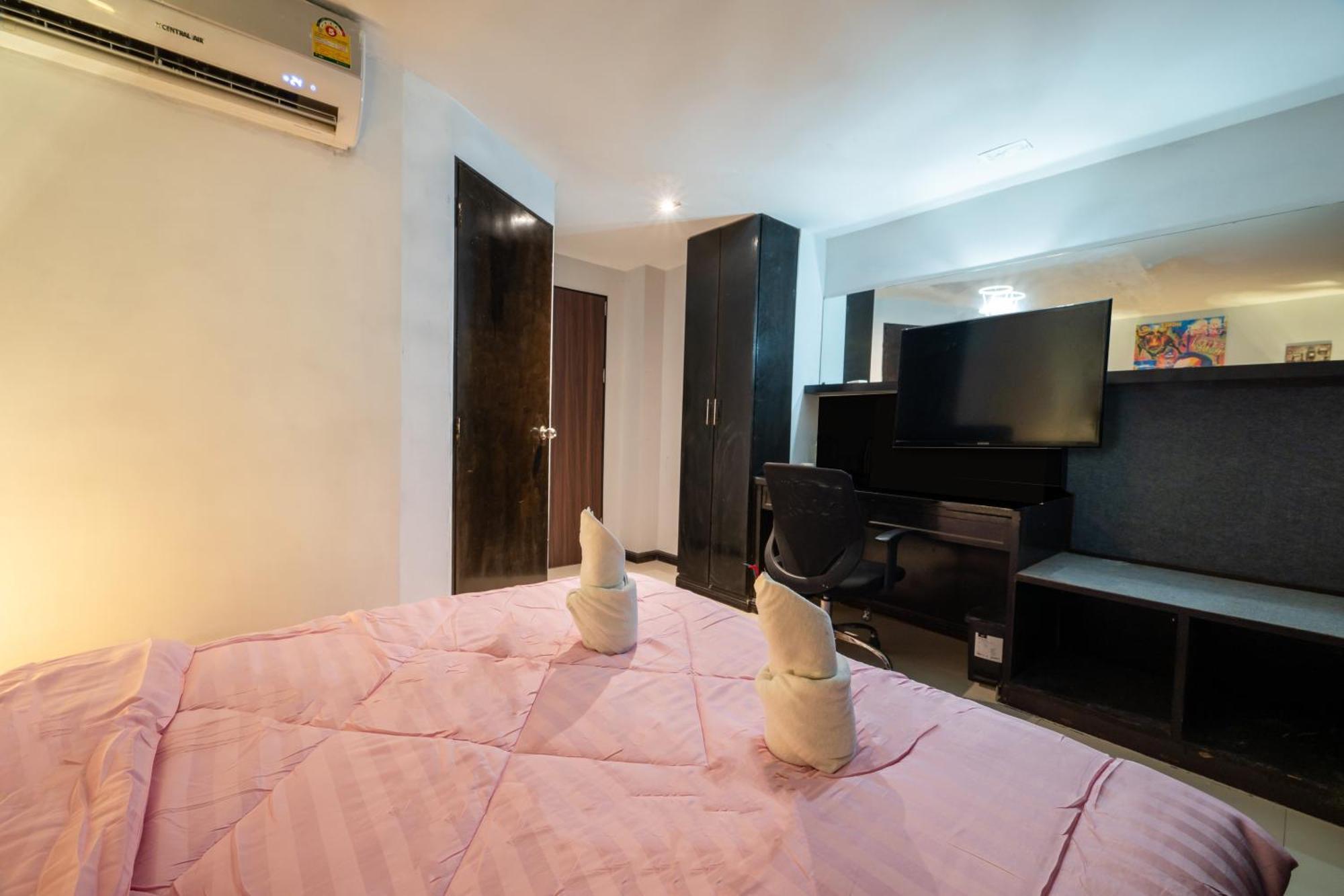 Abunawas Merry Inn At Walking Street Pattaya Extérieur photo