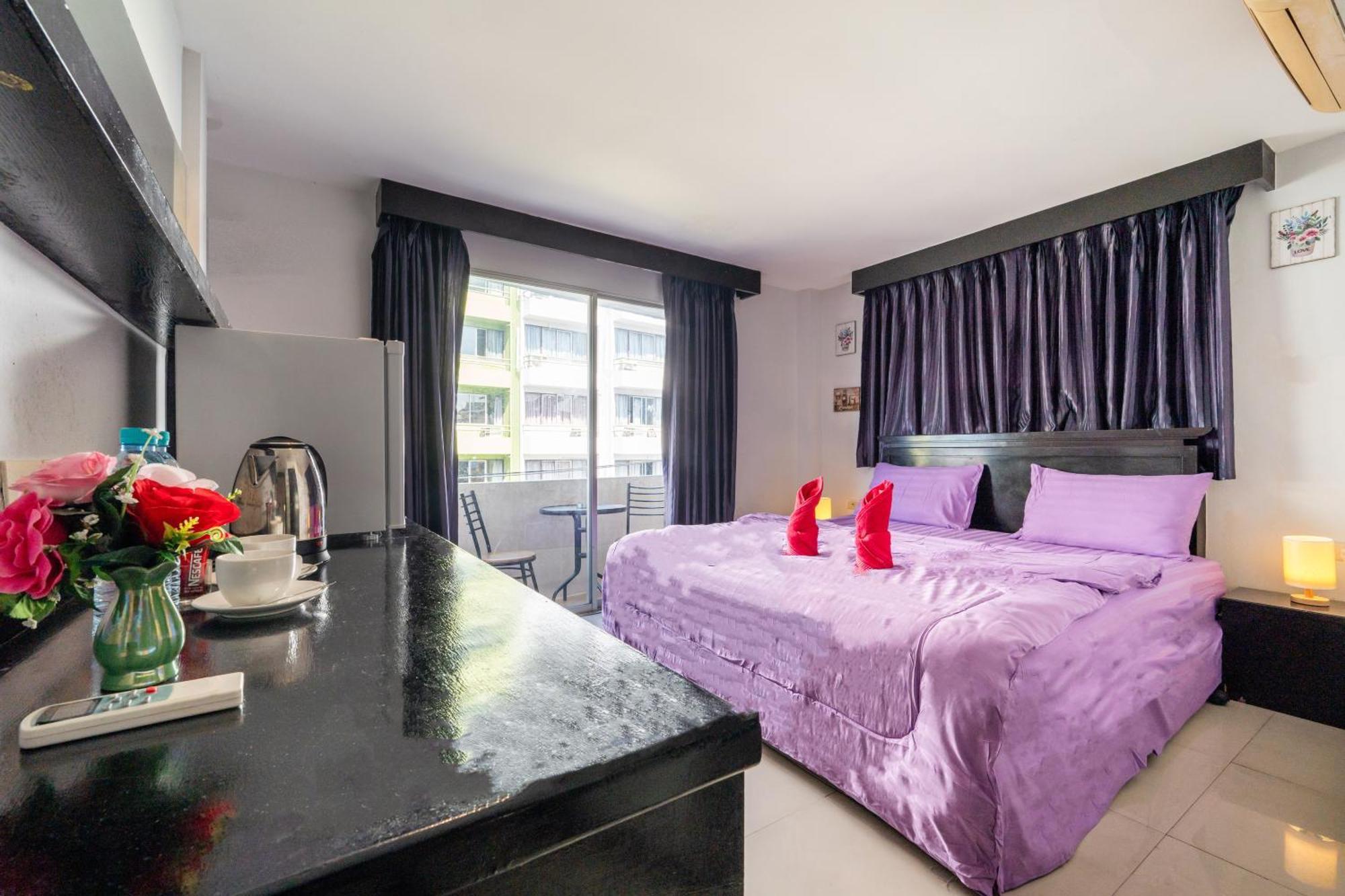 Abunawas Merry Inn At Walking Street Pattaya Extérieur photo